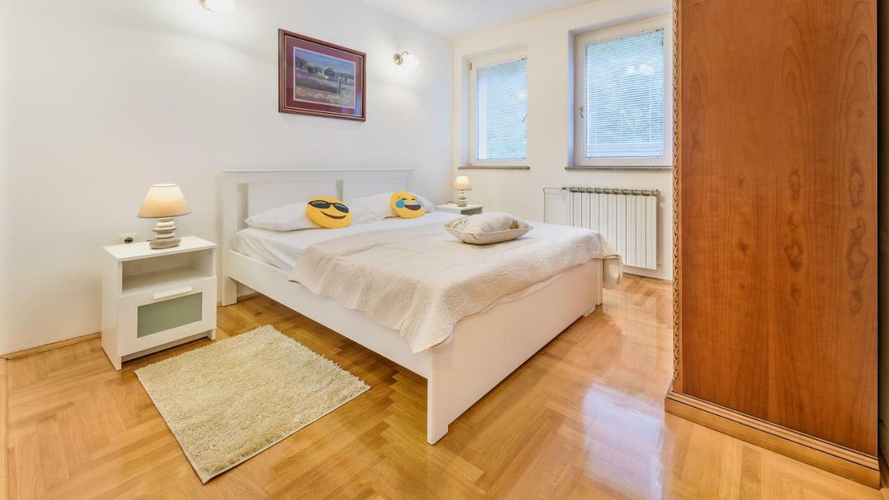 Central Apartment Smiley - Free Parking زغرب المظهر الخارجي الصورة