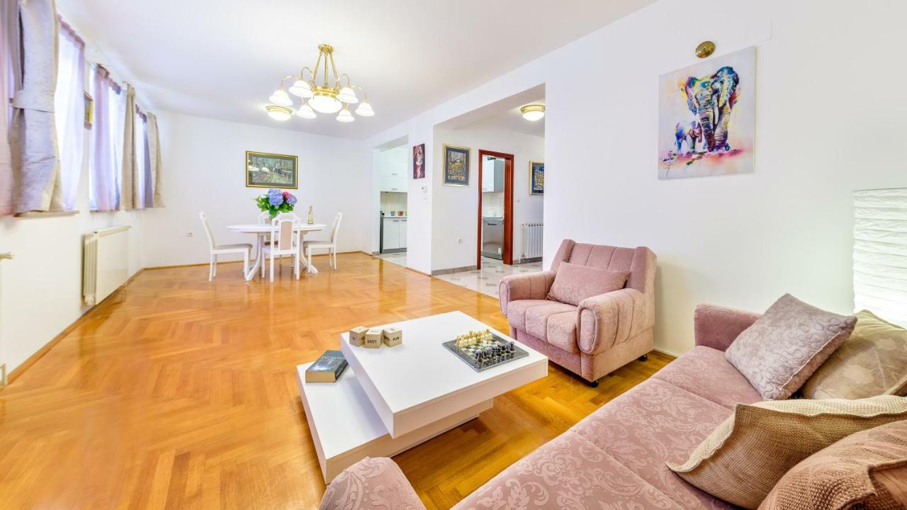 Central Apartment Smiley - Free Parking زغرب المظهر الخارجي الصورة
